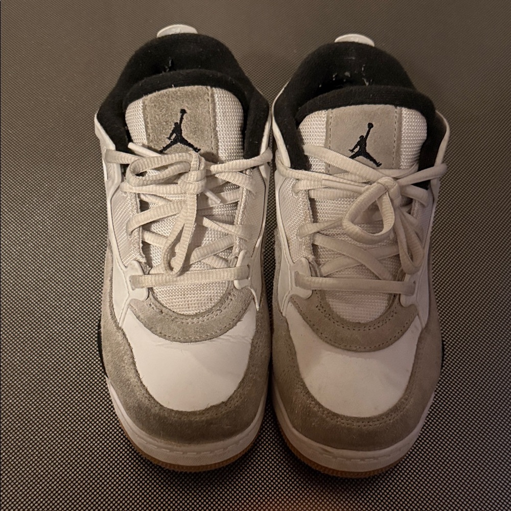 Air Jordan Sneakers in White, black and gray 3/4.